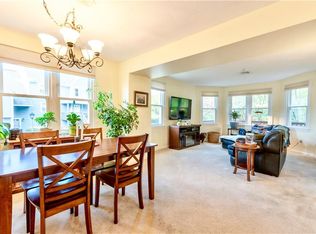 1103 Brookhaven Ln, Woonsocket, RI 02895