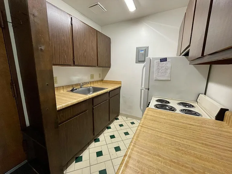 1212 D St #10 — Photo 8