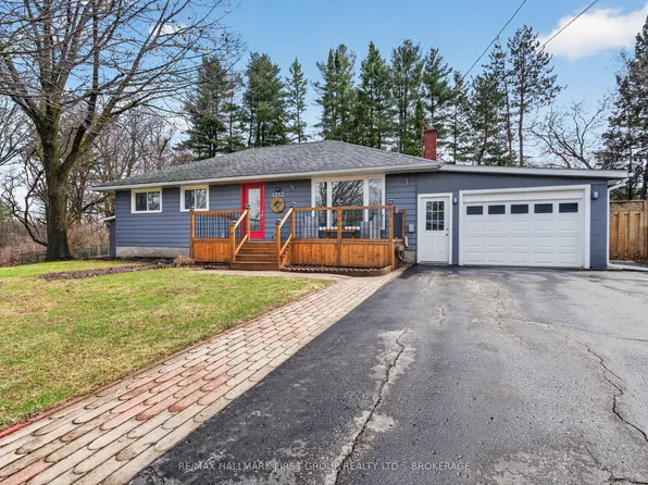 1213 Brass Dr, Kingston, ON K7M 3M2