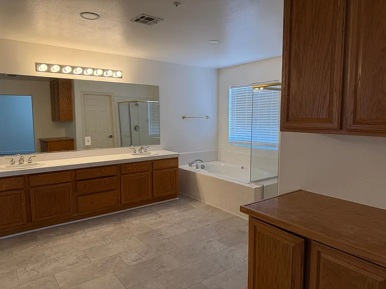 841 Rosebud Dr — Photo 12
