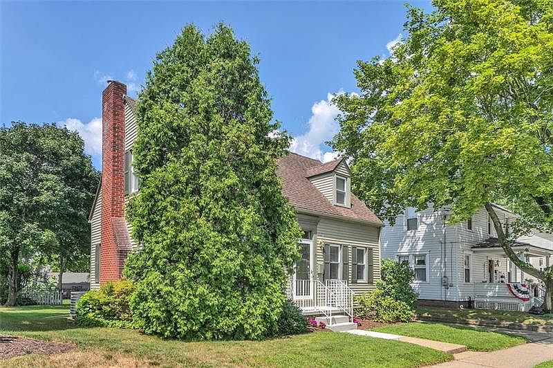 115 N Division St, Zelienople, PA 16063 Zillow