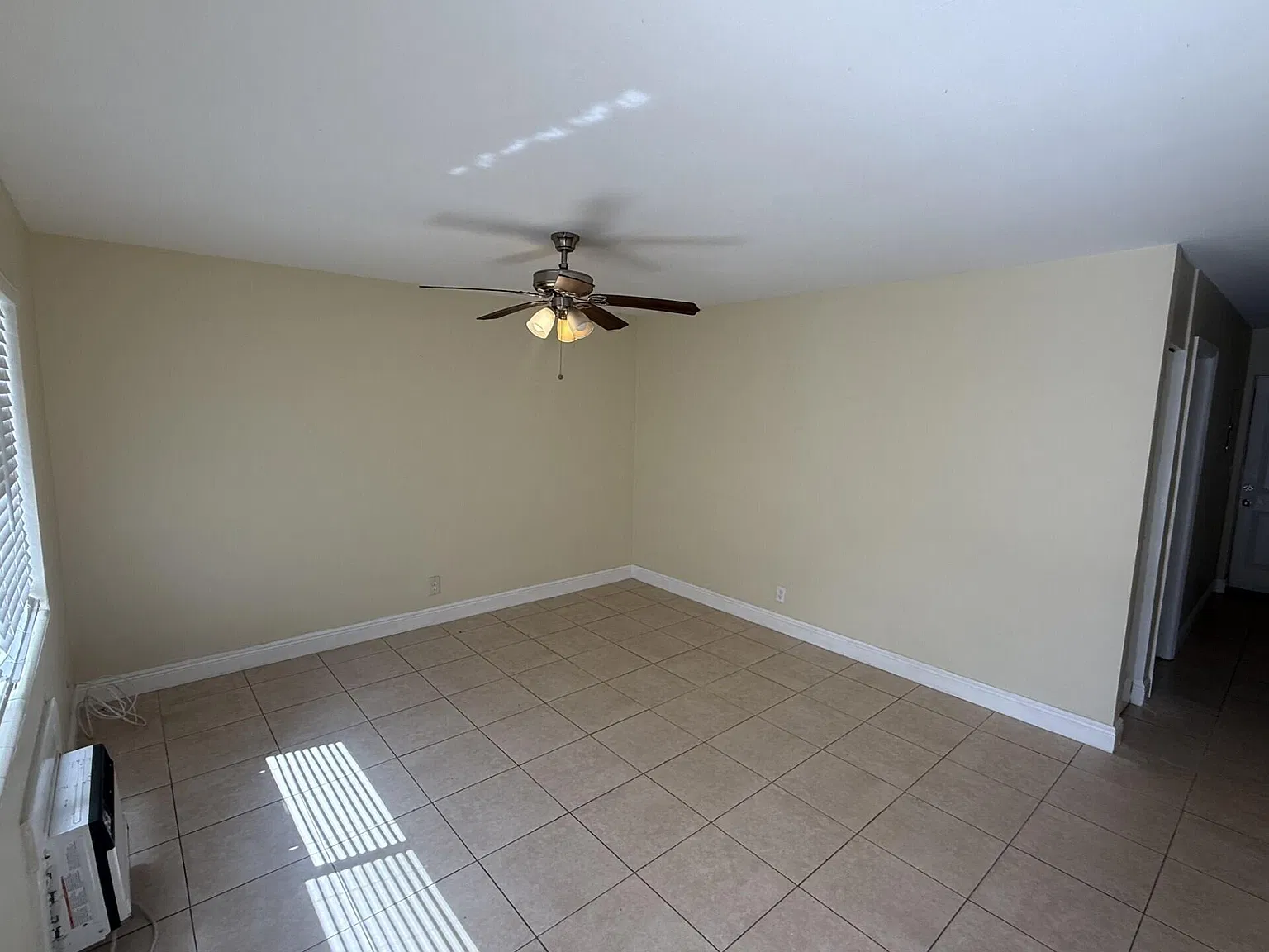 2 bed, 1.0 bath, 749 sqft, $1,800 — Photo 2