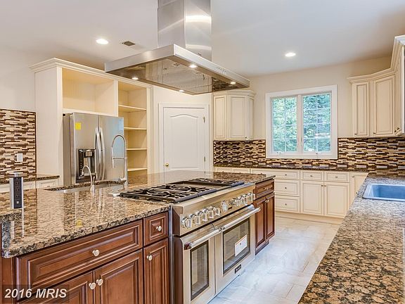 5th image of 12806 Glendale Ct