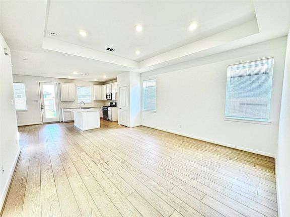 3rd image of 21823 White Stone Creek Dr