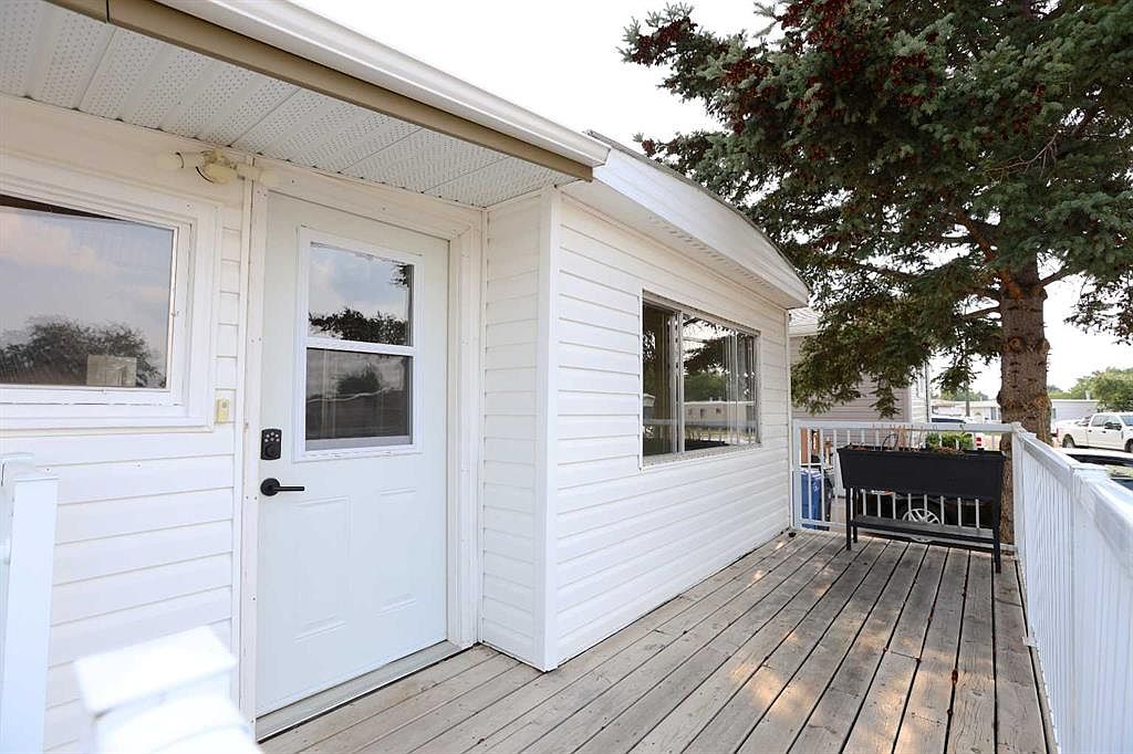 2460 Southview Dr SE 43, Medicine Hat, AB T1B 1C8 MLS A2080857 Zillow