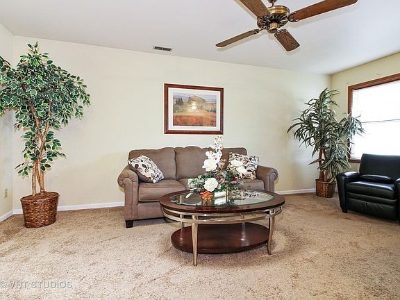 2nd image of 2301 Linden Dr