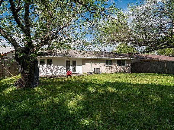 4th image of 517 W Ferndale Ln
