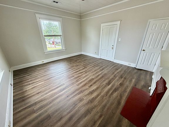 5th image of 169 Keys Ferry St #5