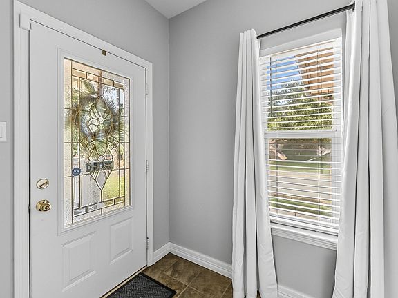 3rd image of 501 Cherry Hills Dr