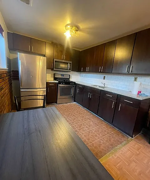 828 Booker Dr — Photo 2