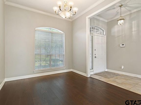 3rd image of 16541 Vieux Carre