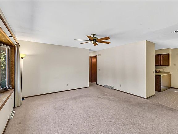 2nd image of 260 Ash St