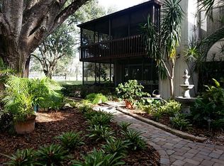 700 Starkey Rd APT 413, Largo, FL 33771