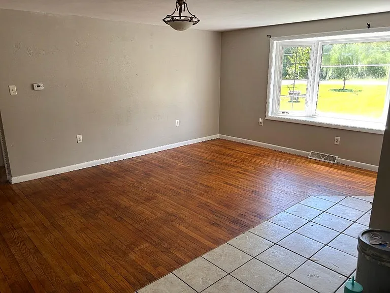 923 Seriff Rd — Photo 3