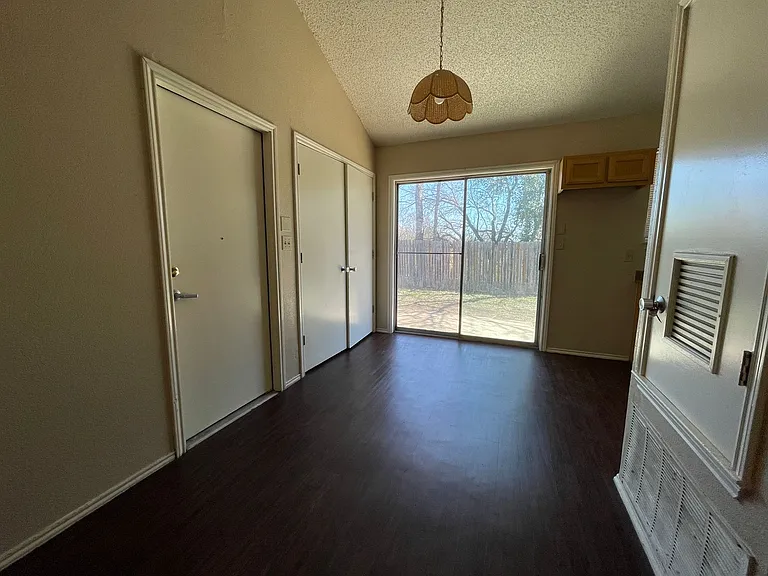 9514 Veronica St — Photo 4