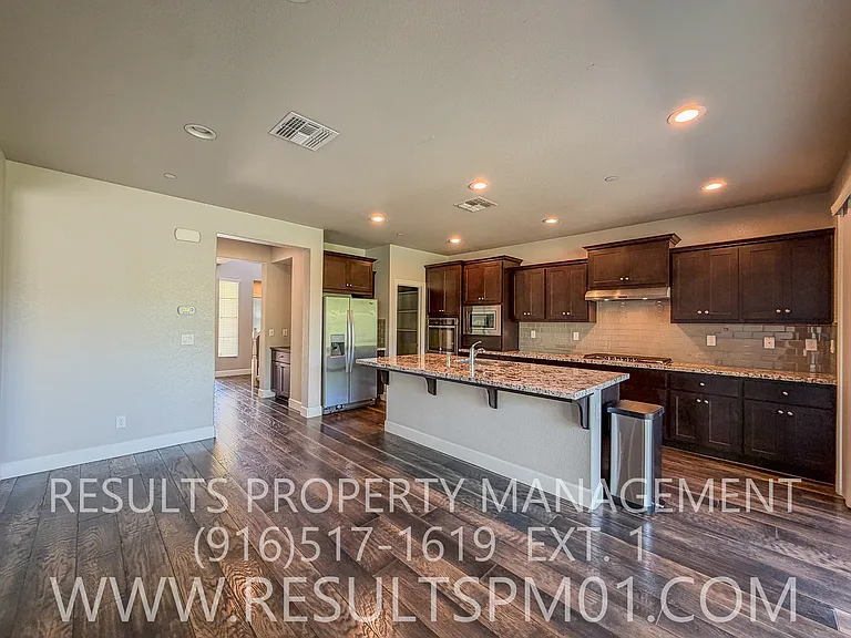 5043 Verona Dr — Photo 12