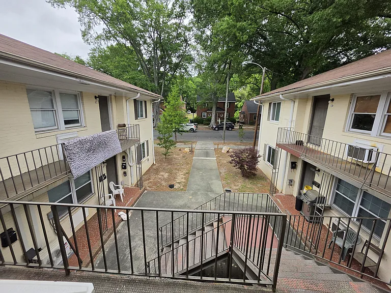 1403 W Chapel Hill St #B3 — Photo 18