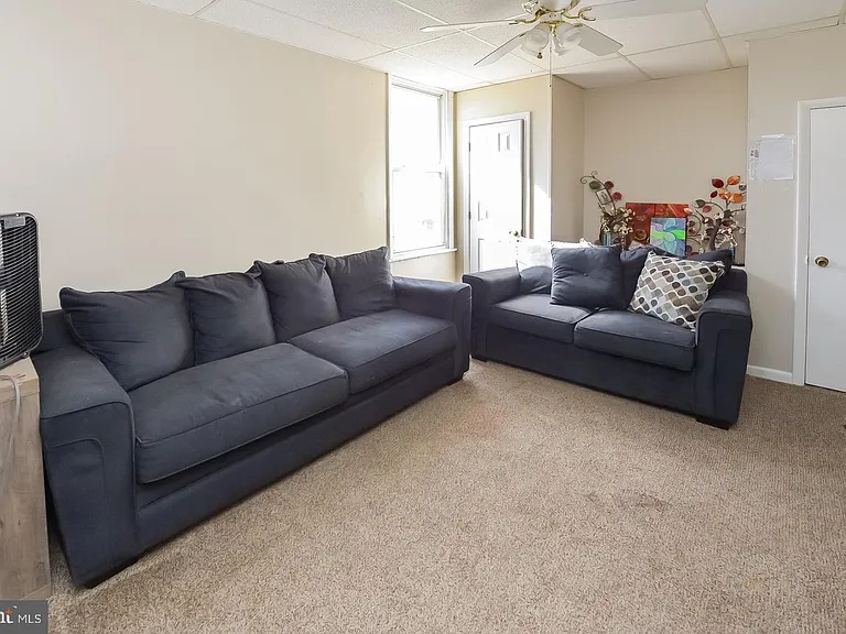 104 Market Pl #A — Photo 3