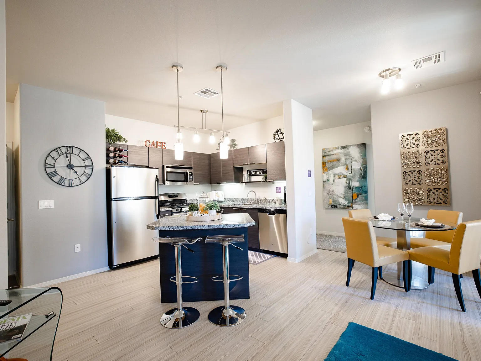 Liv Ahwatukee — Photo 2