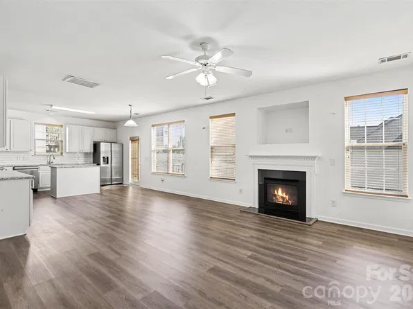 1530 Big Leaf Dr, Charlotte, NC 28262