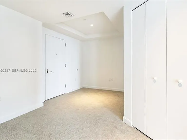 45 SW 9th St #CU-1806 — Photo 3