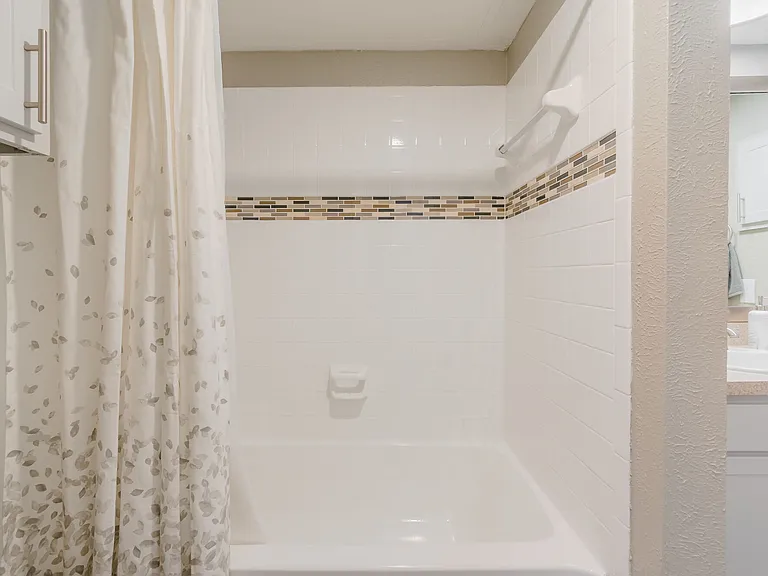 Pinehurst Place Apartments — Photo 21