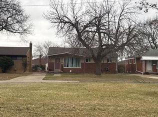 24600 Kelly Rd, Eastpointe, MI 48021