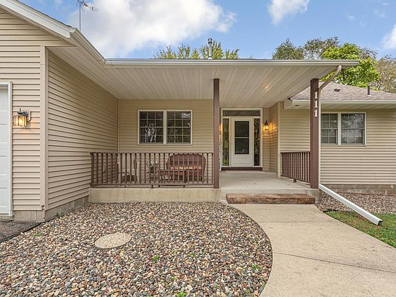 4th image of 111 Sunrise Dr NE