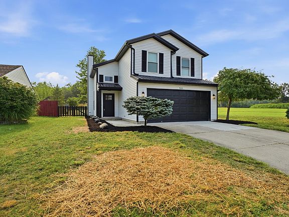 2nd image of 944 Foxcroft Pl