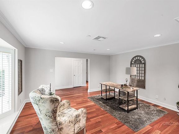 5th image of 615 Hallie Dr