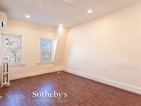 3rd image of 68-50 Clyde St #2