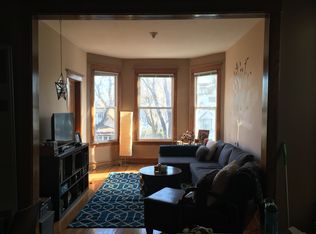 3234 N Whipple St, Chicago, IL 60618