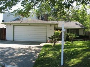 5700 Parkoaks Dr, Carmichael, CA 95608