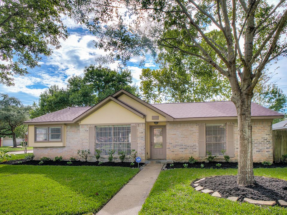 1st image of 326 Coppersmith Dr
