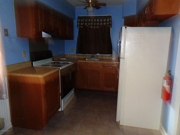 4th image of 34 Easton Drive #D