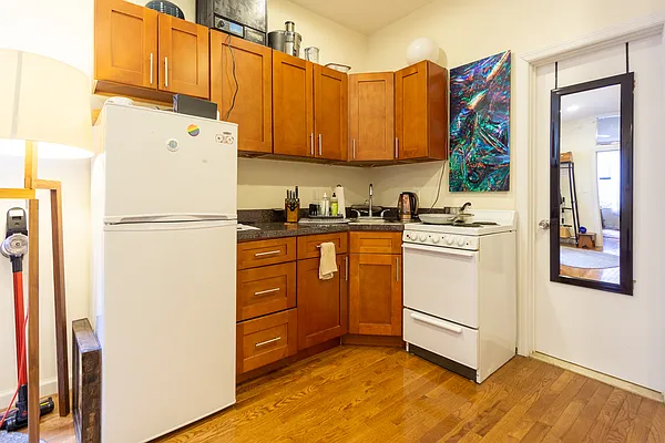 Rented by City Connections Realty | media 23