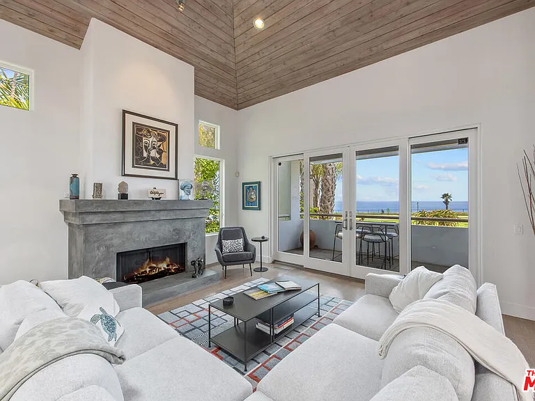1312 Shoreline Dr — Photo 4