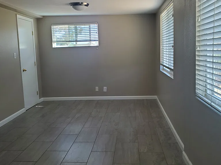 5845 1/2 Rock Farm Rd — Photo 2
