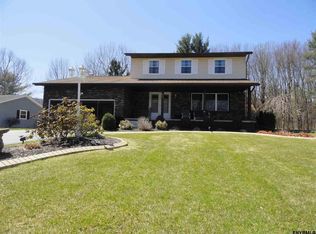 621 Alexander Dr, Rotterdam Junction, NY 12150