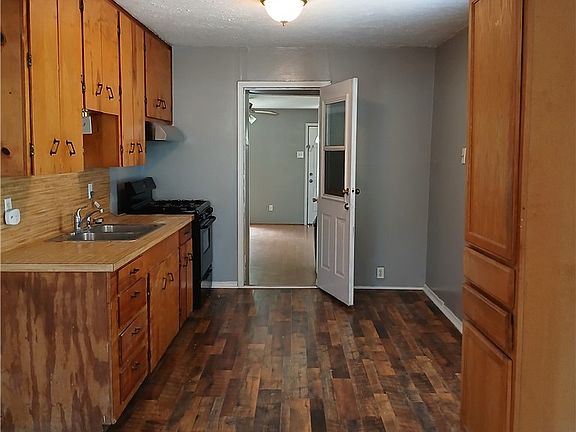 2nd image of 329 Garfield Dr