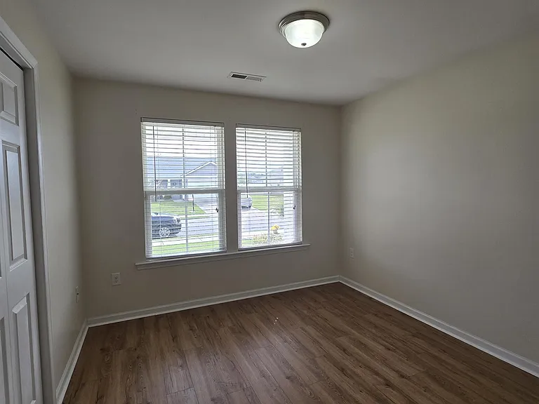 1328 Valor Rd — Photo 17