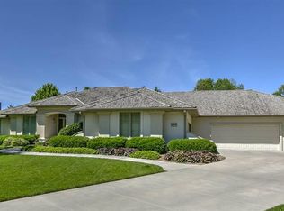 18458 Woolworth Cir, Omaha, NE 68130