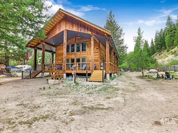 7040 N Rocky Bar Rd, Mountain Home, ID 83647