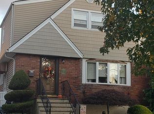 31 Kinghorn St, Staten Island, NY 10312