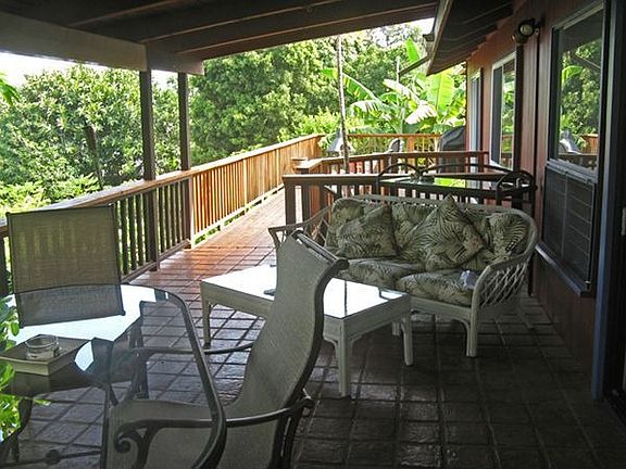 Lanai Dining