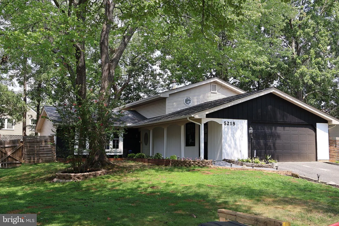 4 bed, 2374 sqft, $3,300 — Photo 2