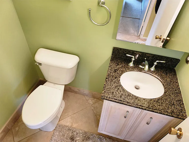 74 Preston E — Photo 22