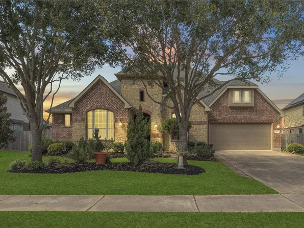 5811 Green Meadows Ln, Katy, TX 77493