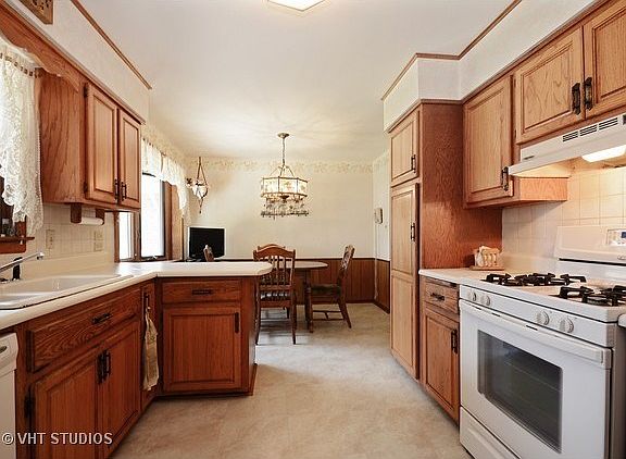 4th image of 6616 176th St
