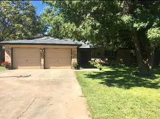 1608 Sunset Cir, Dimmitt, TX 79027